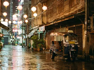 Avoiding Scams in Thailand: TDAC Sites, Taxis, Money and Tours (AI concept image)